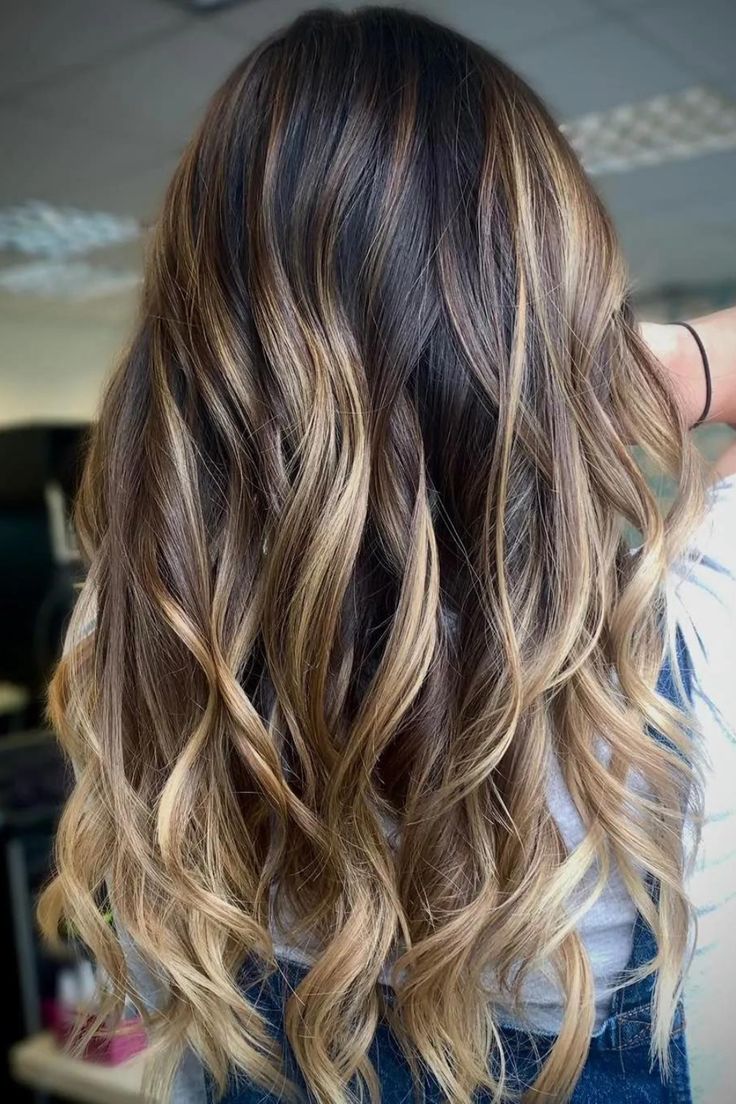 Mitos y leyendas del Balayage: la verdad de la técnica más deseada en salones de belleza