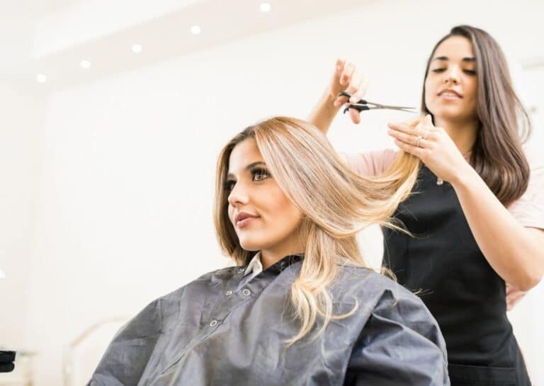 Formación online en peluquería para salones: eleva tu ticket medio y diferénciate como marca premium