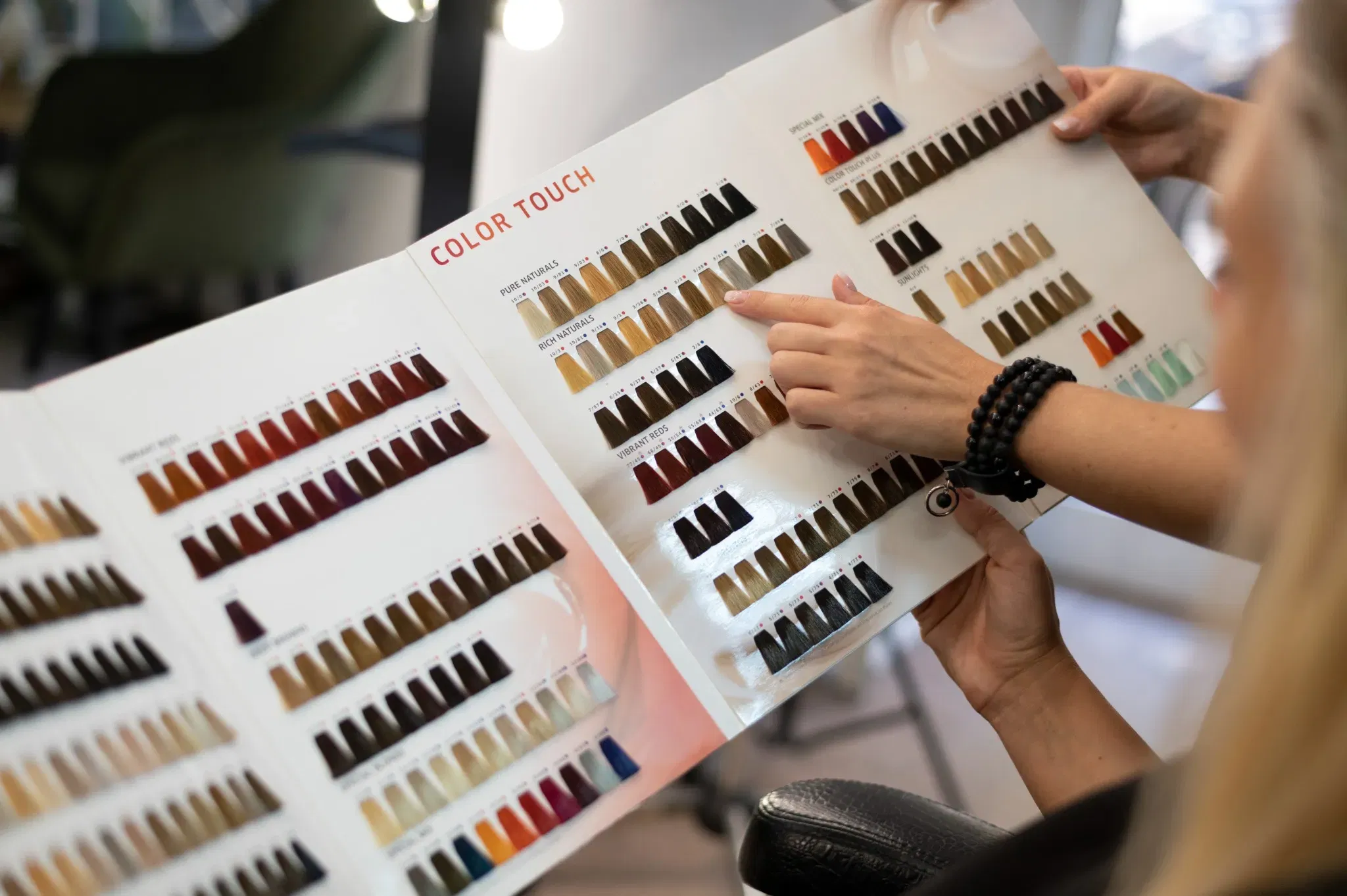 Matices y neutralización del color tras la decoloración