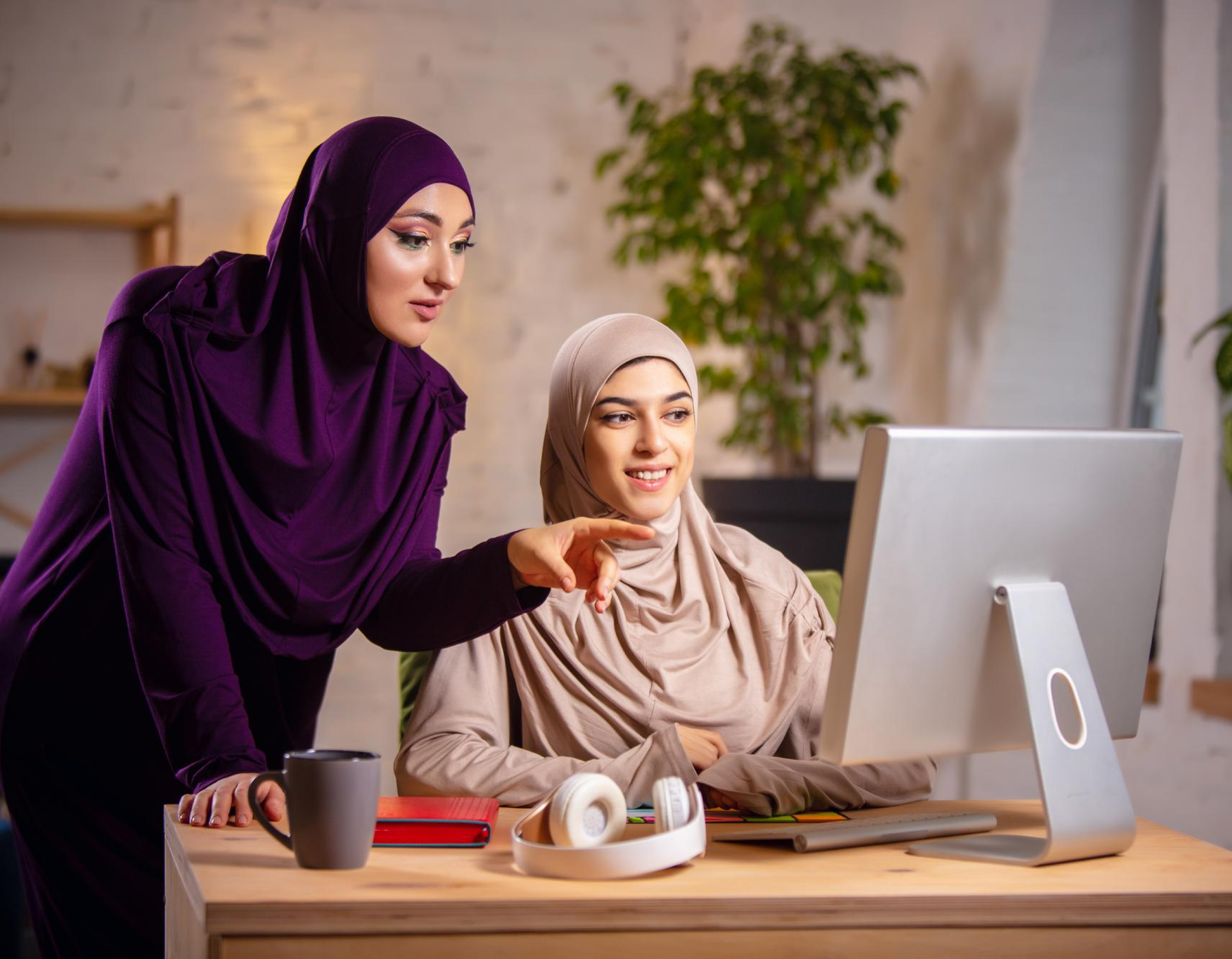 woman-working