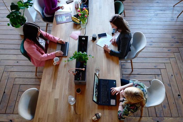 students-studying-together