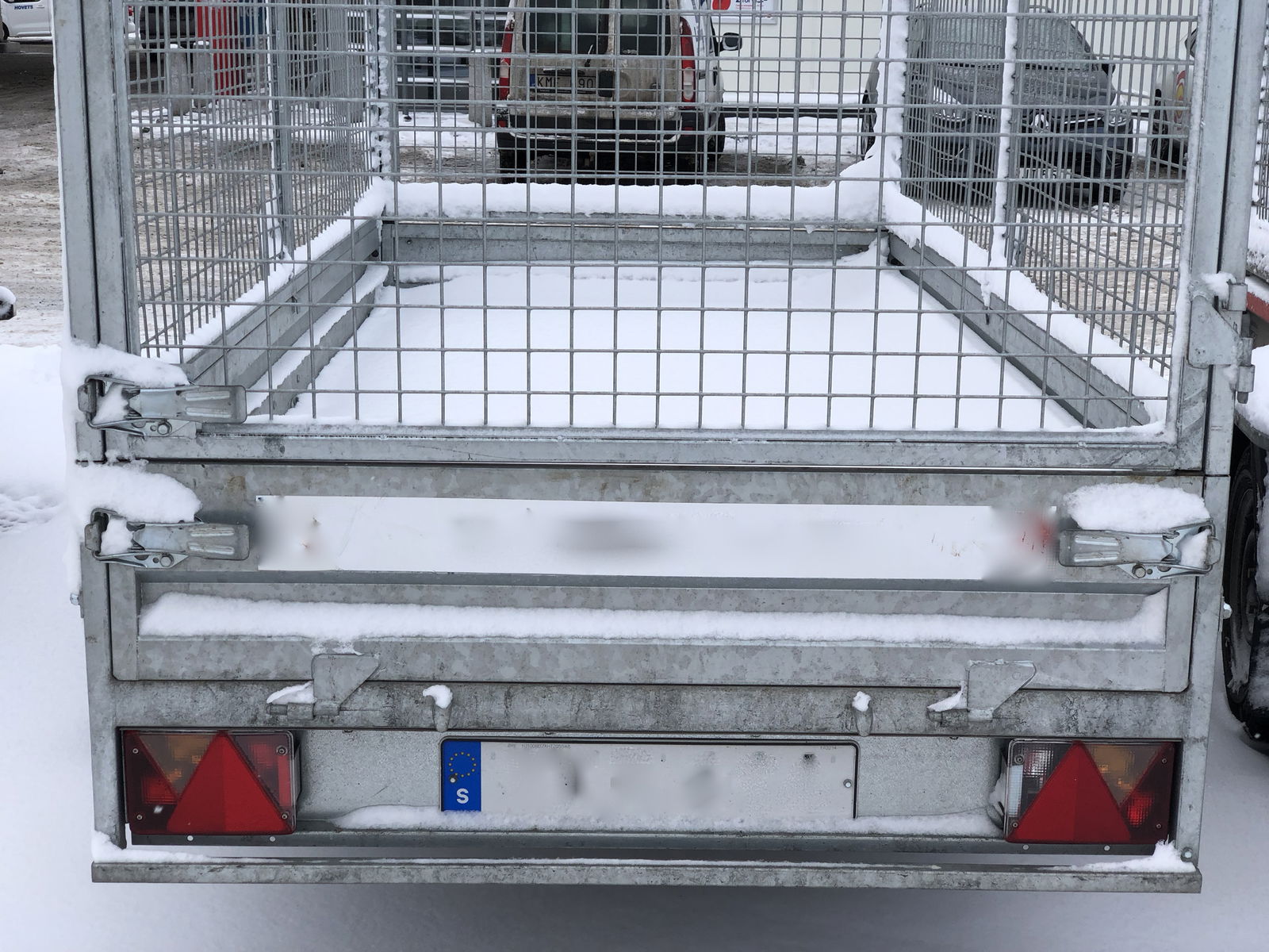 7 viktiga regler om reflexer & ljus på släpvagn – Guide för körkortstagare